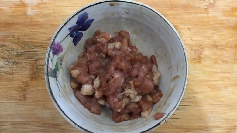 香菇肉沫蚝油冬瓜,抓均匀,腌制,备用