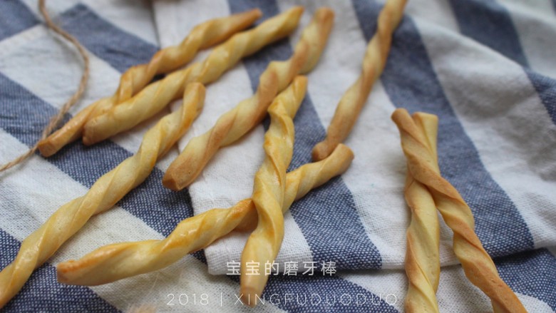宝宝的磨牙棒,出炉晾凉就可以啃了~
