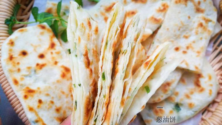 千层葱油饼,细节图,层层分明。