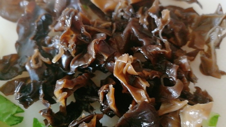 快手菜,芦笋彩椒炒牛肚,切丝