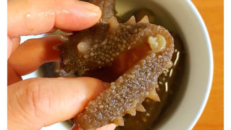 野生淡干海参泡发全过程,泡发后的海参Q弹十足,刺足明显