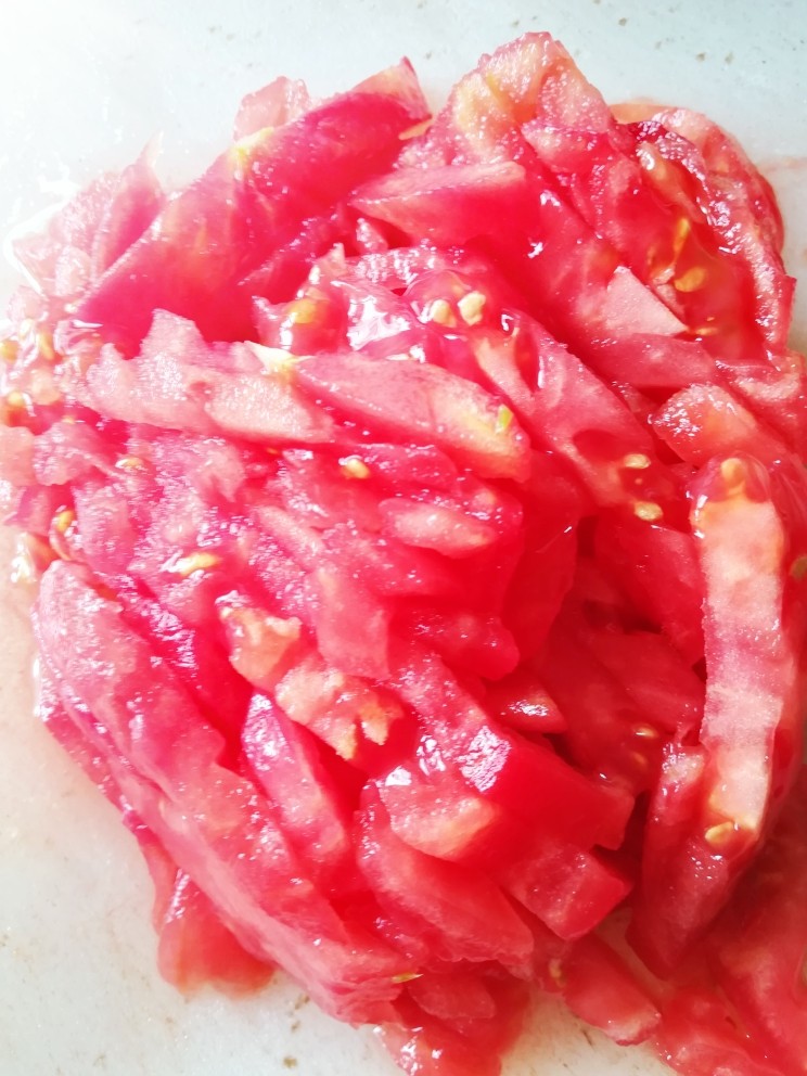 家庭版、炒牛肉丝,番茄切丝