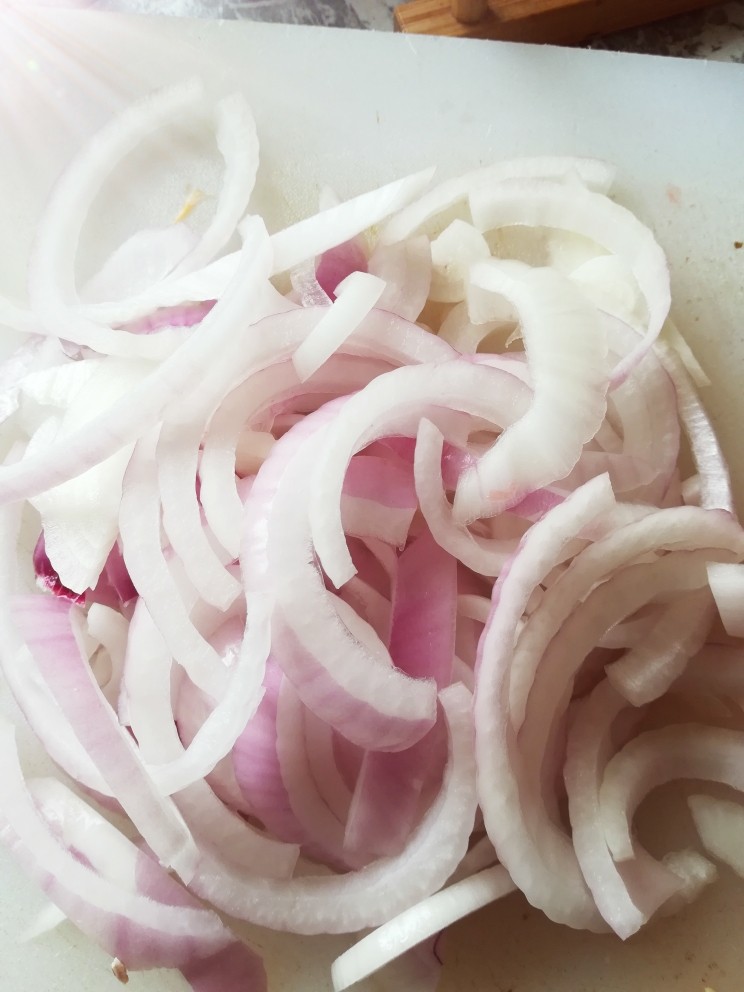 家庭版、炒牛肉丝,洋葱切丝