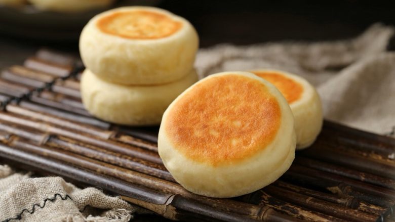 发面红糖饼,一款外酥里软的发面红糖饼就做好了,趁热吃着太美味了!