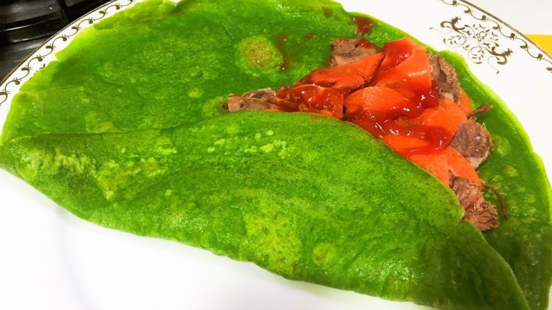早餐篇:菠菜牛肉五方,从下往上折一下