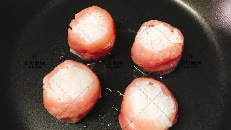 猪肉米饭包   12m+
,取适量植物油煎熟