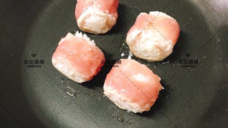 猪肉米饭包   12m+
,翻面继续煎熟