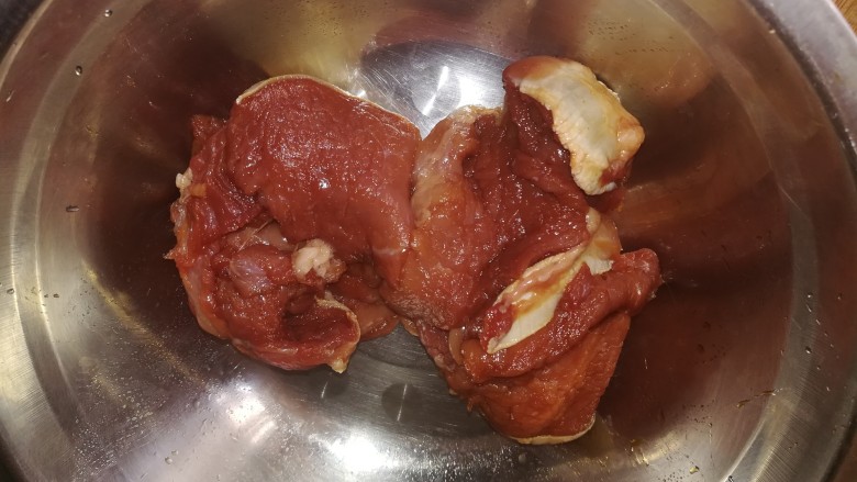 教你做,比牛排还好吃的猪排,腌制中