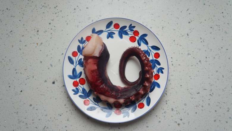 韩式辣酱章鱼足,<a style='color:red;display:inline-block;' href='/shicai/ 7109'>章鱼足</a>提前拿出解冻,清洗干净