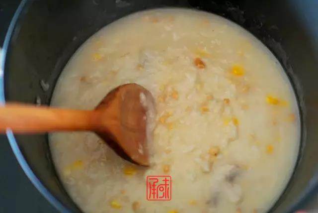 承味意大利糙米奶油蘑菇饭#发现粗粮之美#,小火熬制5-10分钟，根据个人口味就行。