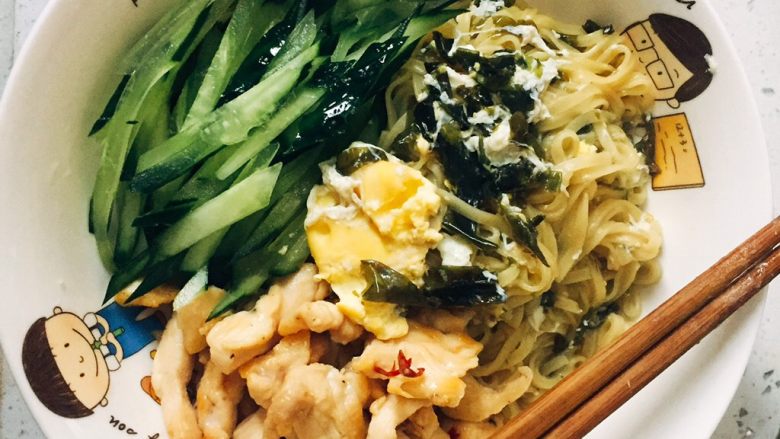 拌不拌都行鸡胸紫菜面