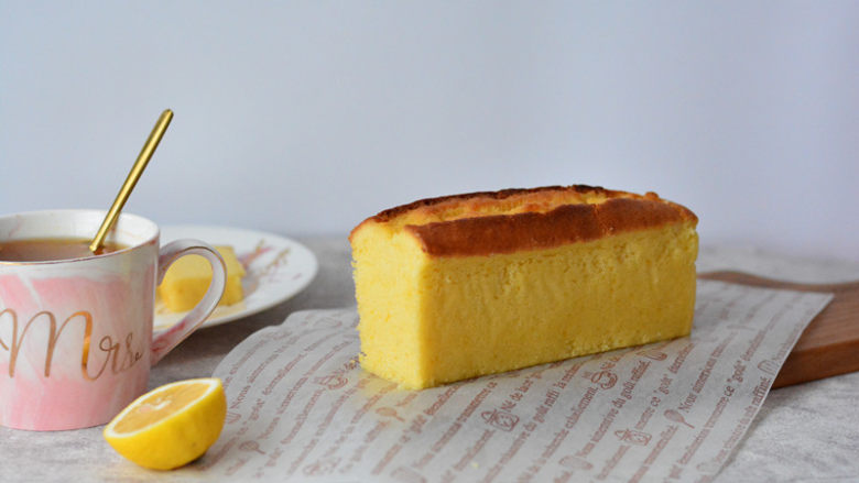酸酸甜甜如云朵般口感的百香果磅蛋糕,酸酸甜甜如云朵般口感的百香果磅蛋糕