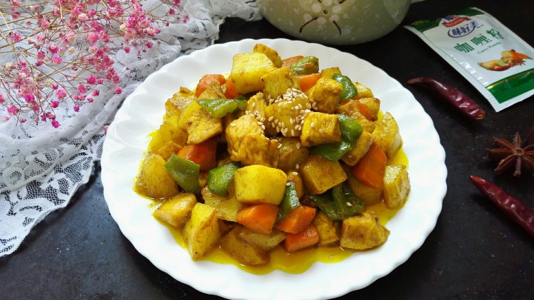 咖喱鸡丁,拍上成品图,一盘美味的咖喱鸡丁就完成了