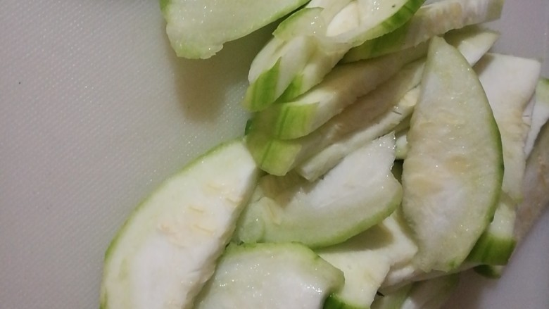 去湿化瘀,丝瓜花蛤汤,切片