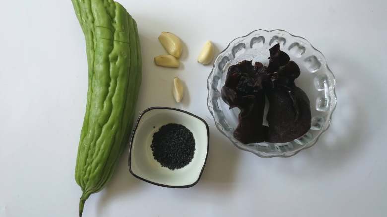 凉拌苦瓜,准备材料