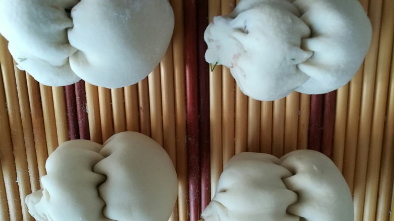 葫芦双味包,依次包好,再醒发十分钟