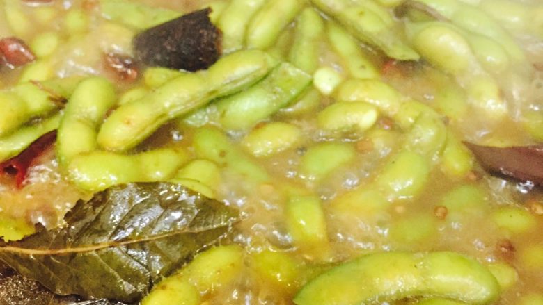 五香毛豆,大火煮20分钟,收汁