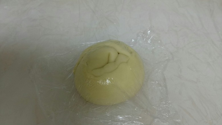 红糖酥饼,卷起,口收紧。