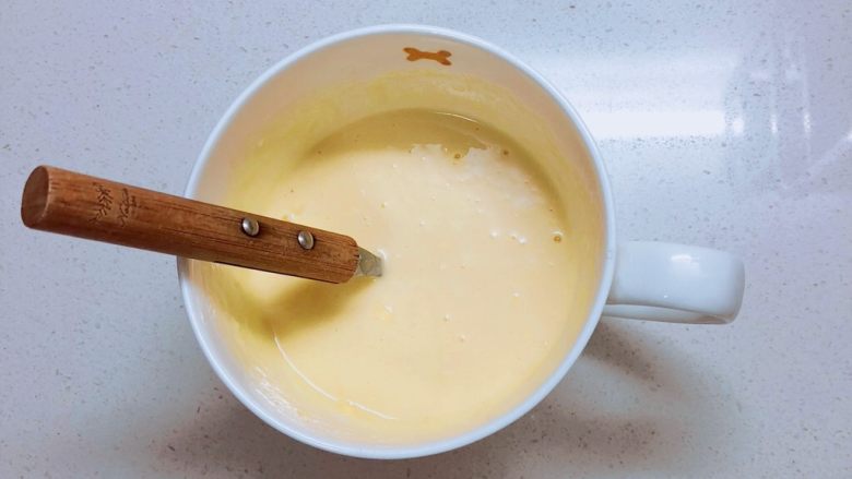 大满贯煎饼,让面粉和鸡蛋充分混合,无颗粒