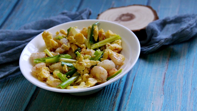 虾仁滑蛋,鲜美无比。