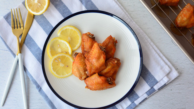 奥尔良鸡翅,出炉就可以食用了。