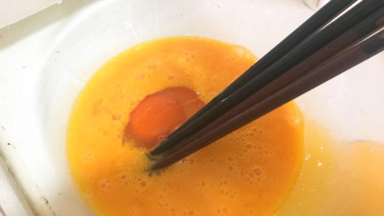 早餐篇:看不出的馒头三明治,发现不够,所以又加一个鸭蛋,一共4个