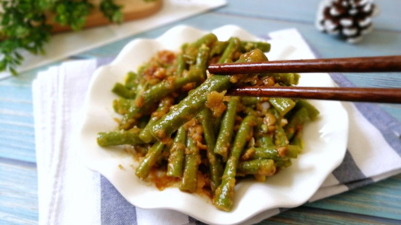 玉米面蒸豆角,成品!美味,开吃咯!