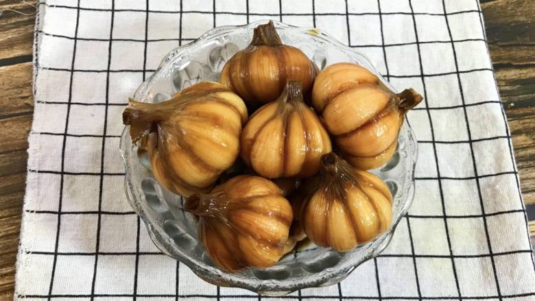 糖醋蒜,15天后的蒜头,非常酸甜可口,特别嫩脆