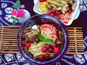 瘦身晚餐
香草烤菌菇薯条&生菜沙拉