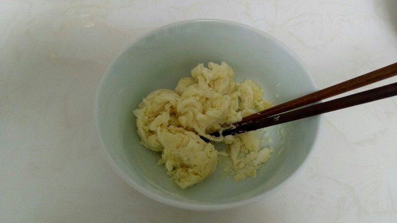 开口酥,所有材料混合在一起,搅拌均匀。