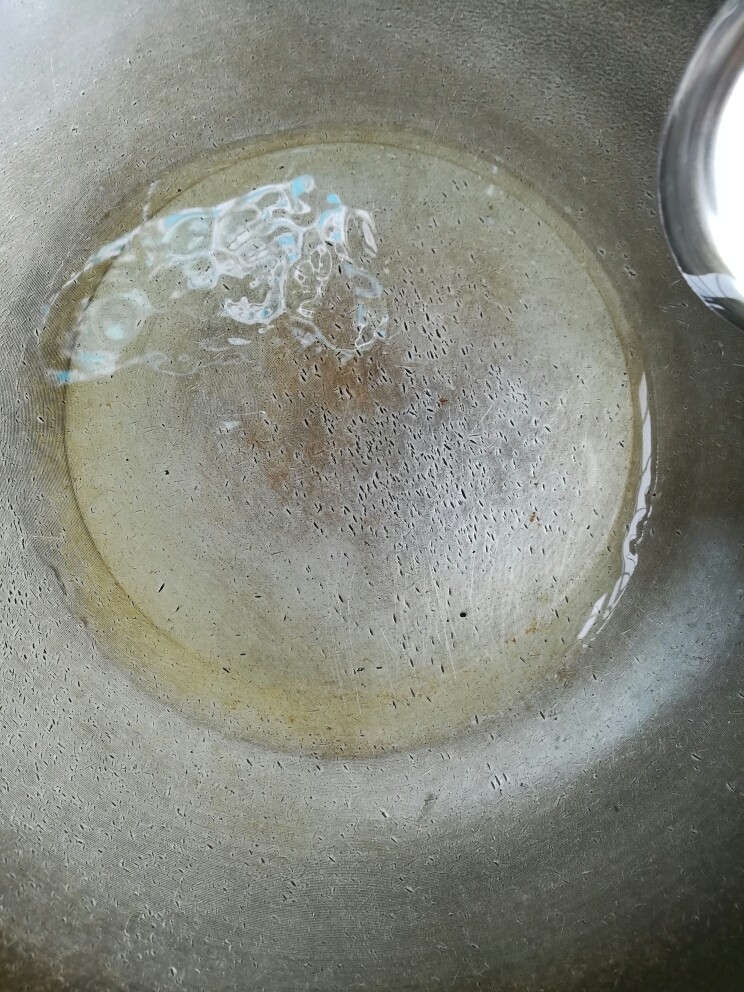边吃边看世界杯—爆玉米花,烧热,转小火