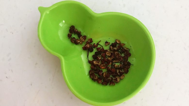美味小零食 五香花生,花椒3克