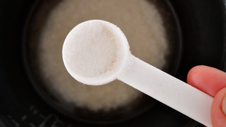 番茄焖饭,加入适量盐