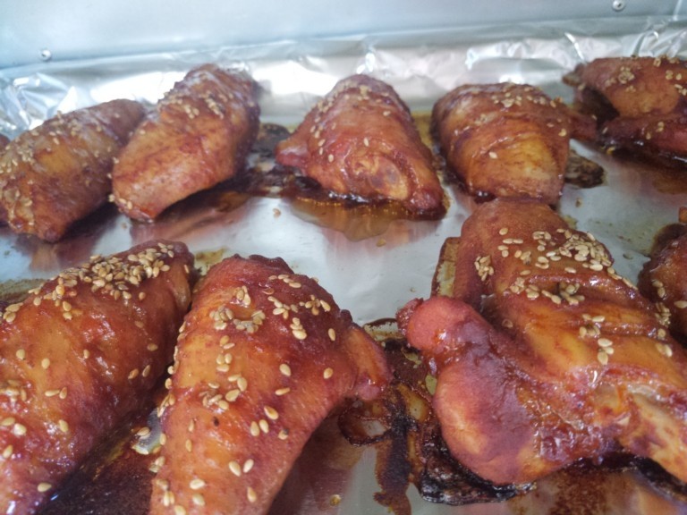 自制烤鸡翅,继续再烤十分钟即可。