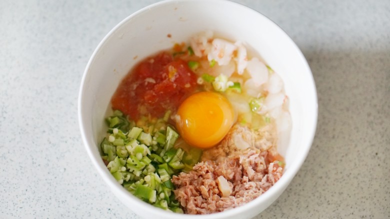 虾仁牛肉秋葵番茄芝心饼8M+,将<a style='color:red;display:inline-block;' href='/shicai/ 9'>鸡蛋</a>打入