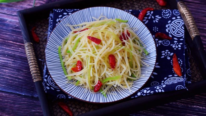 酸辣土豆丝,成品图