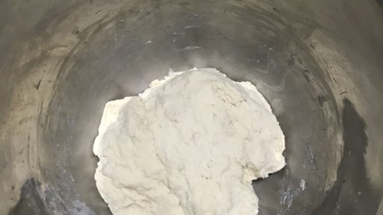 中种蜜豆吐司(玉米油板)
,把中种食材放入厨师机桶里,揉成无干粉面团,盖上保鲜膜放入冰箱冷藏17至72小时。