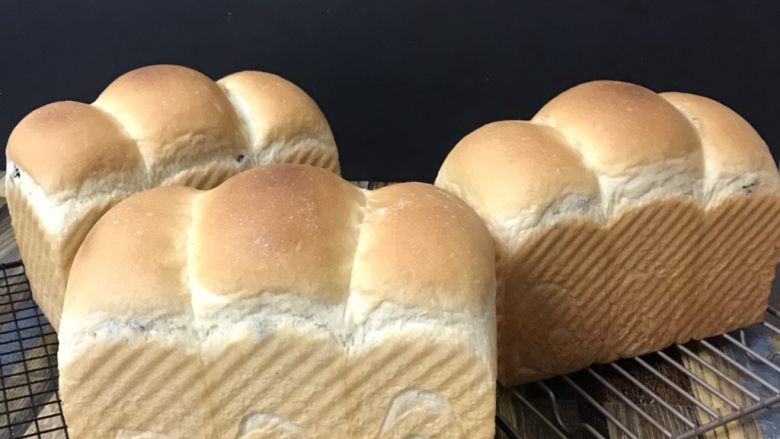 中种蜜豆吐司(玉米油板)
,成品图