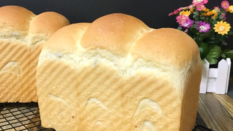 中种蜜豆吐司(玉米油板)
,成品图