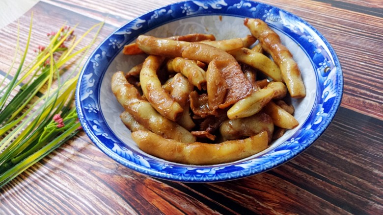 豆角炖肉,装盘吃吧