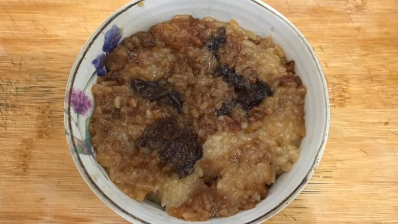 粽子新吃法-芒果酸奶粽子,蜜枣不能浪费,放进去,再压一下
