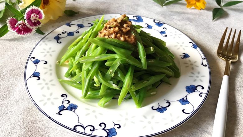 蒜蓉麻汁拌四季豆,清爽好吃,制作简单,棒棒哒(❀ฺ´∀`❀ฺ)ノ