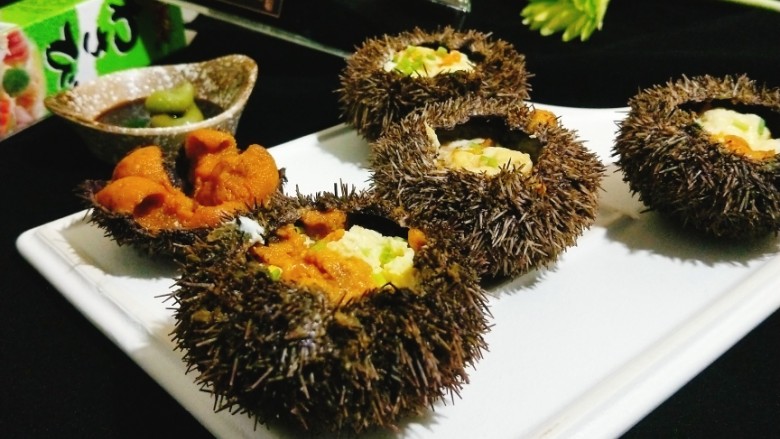 海胆蒸蛋,美味的海胆蒸蛋，吃了还可以益智哟