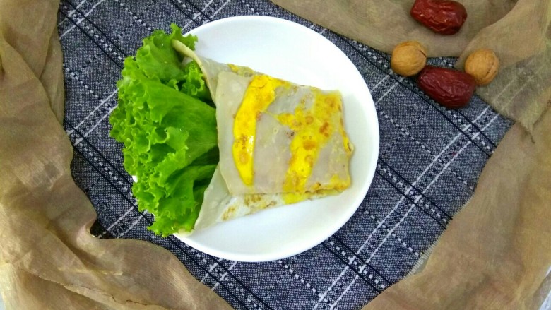 快手鸡蛋煎饼,可以卷起来,比买的煎饼不差吧
