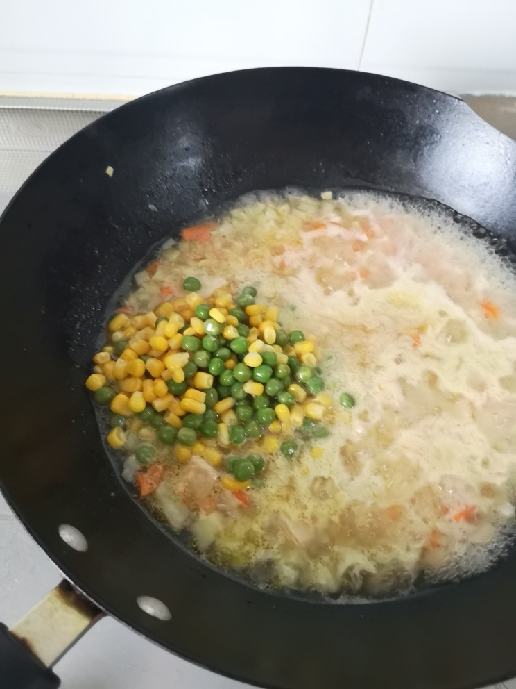 咖喱鸡肉饭,玉米青豆