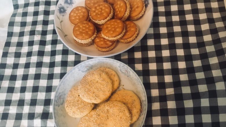 金钱南瓜饼,两种南瓜饼都做好了，不知道小仙女学会了没有呢！😋