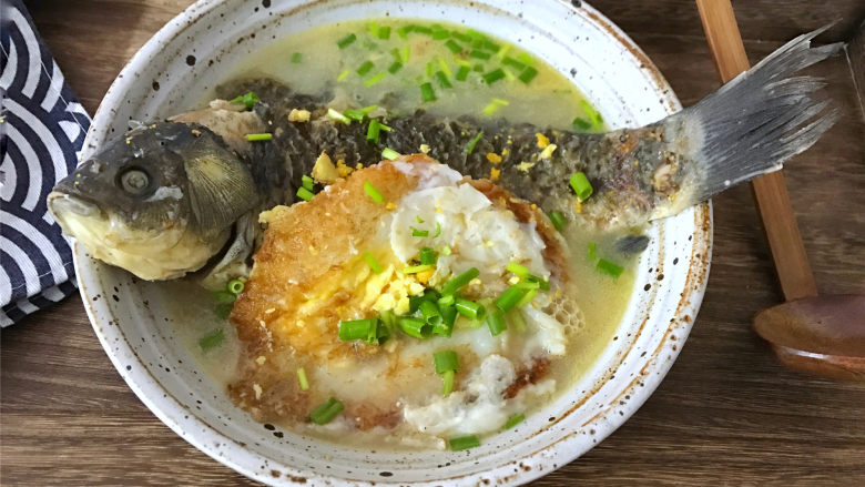 鹅蛋鲫鱼汤