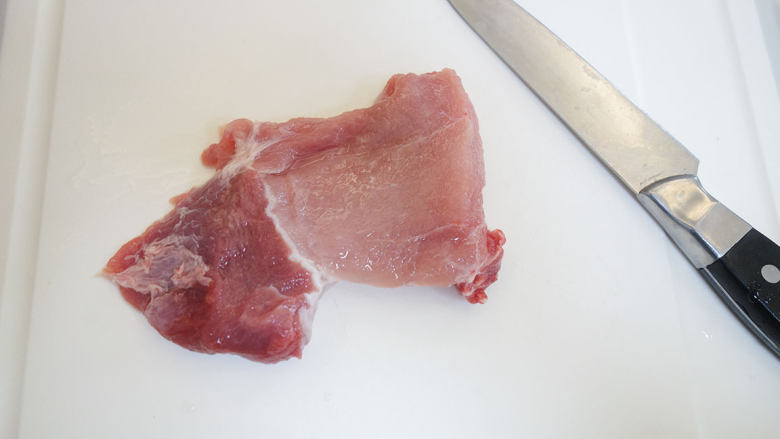 6个月以上辅食猪肉米糊做法, 猪肉洗净切切掉筋膜备用