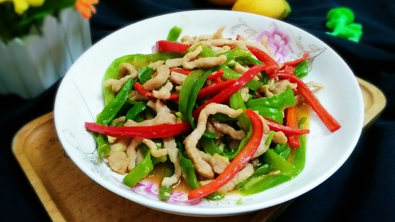 青椒肉丝,简单的青椒肉丝就做好了!