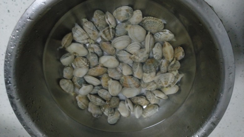 清蒸花甲,清洗干净。
